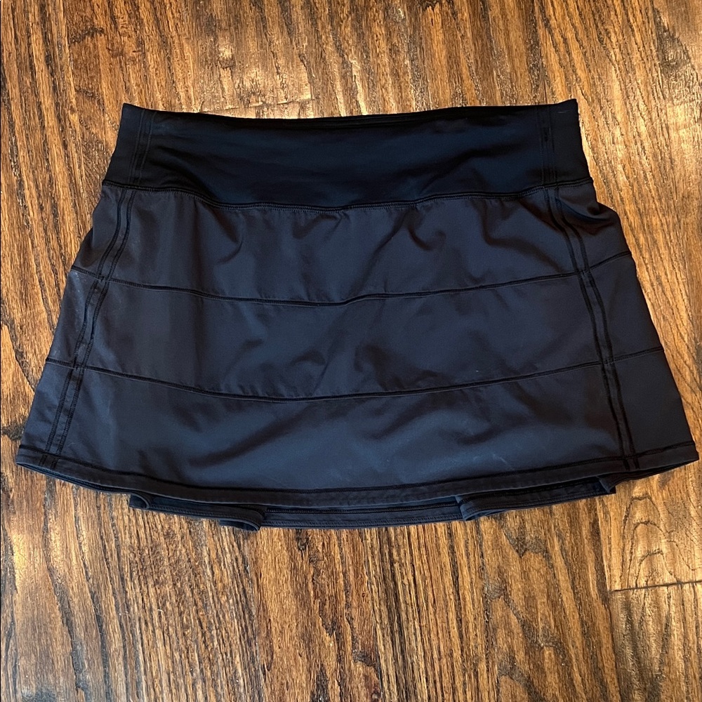 Lululemon Pace Rival Mid-Rise black mini skirt - size 8 TALL
